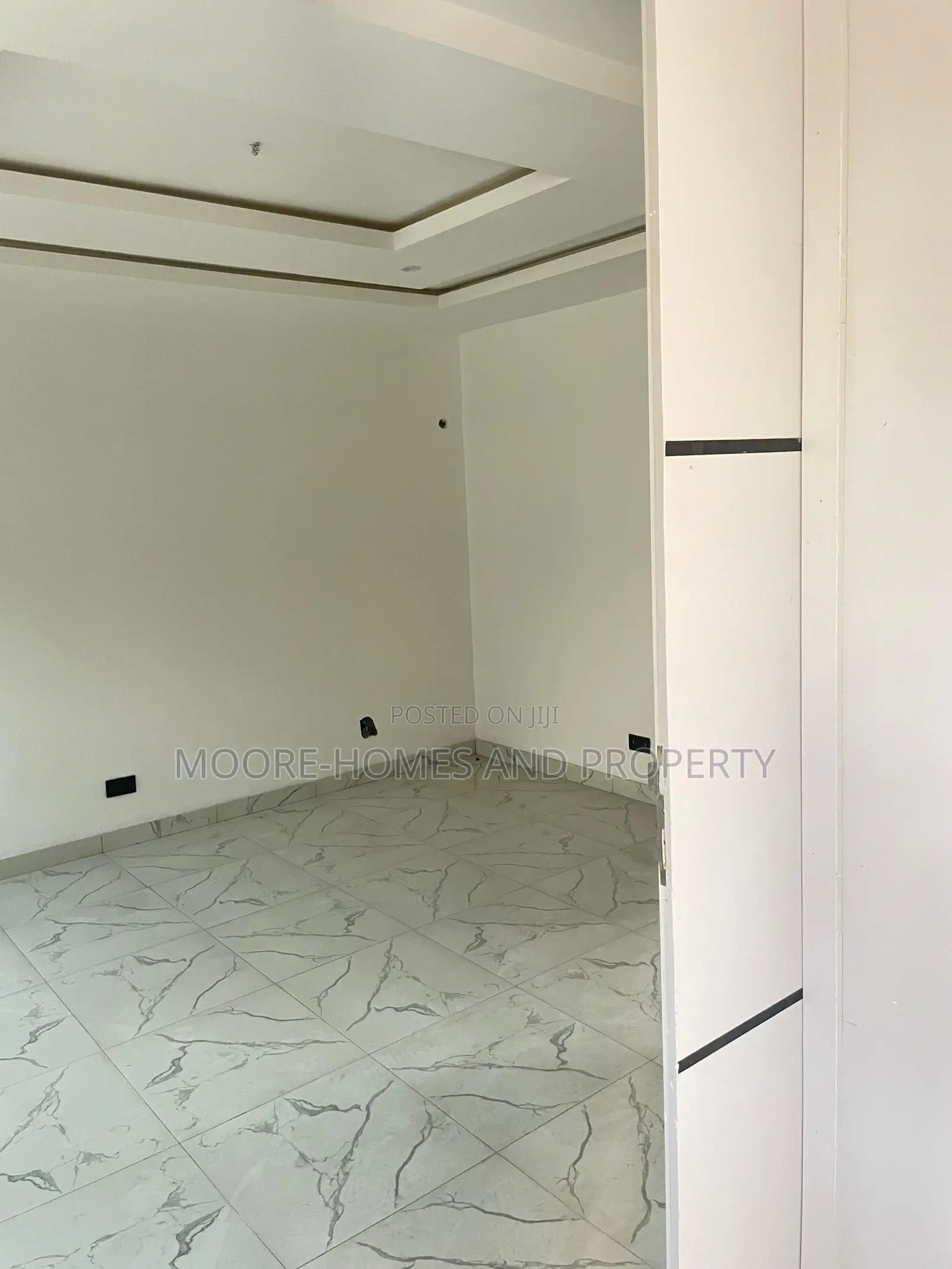 2bdrm Townhouse / Terrace in Omole Phase 2 for rent
