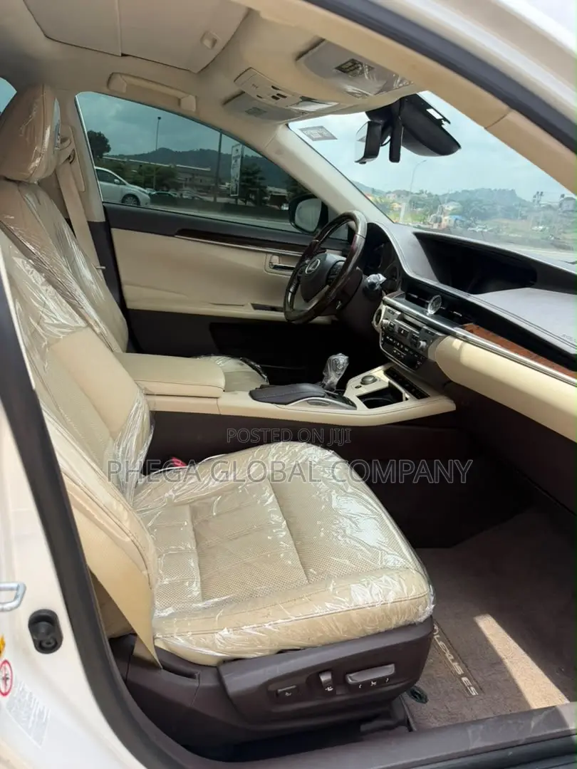 Lexus ES 350 FWD 2016 White