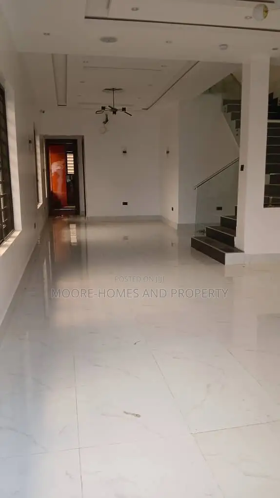4bdrm Duplex in Magodo Phase 2 for sale