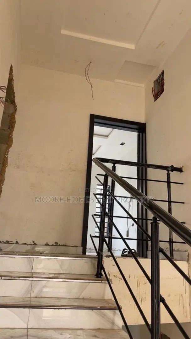 2bdrm Block of Flats in Magodo Phase 2 for sale