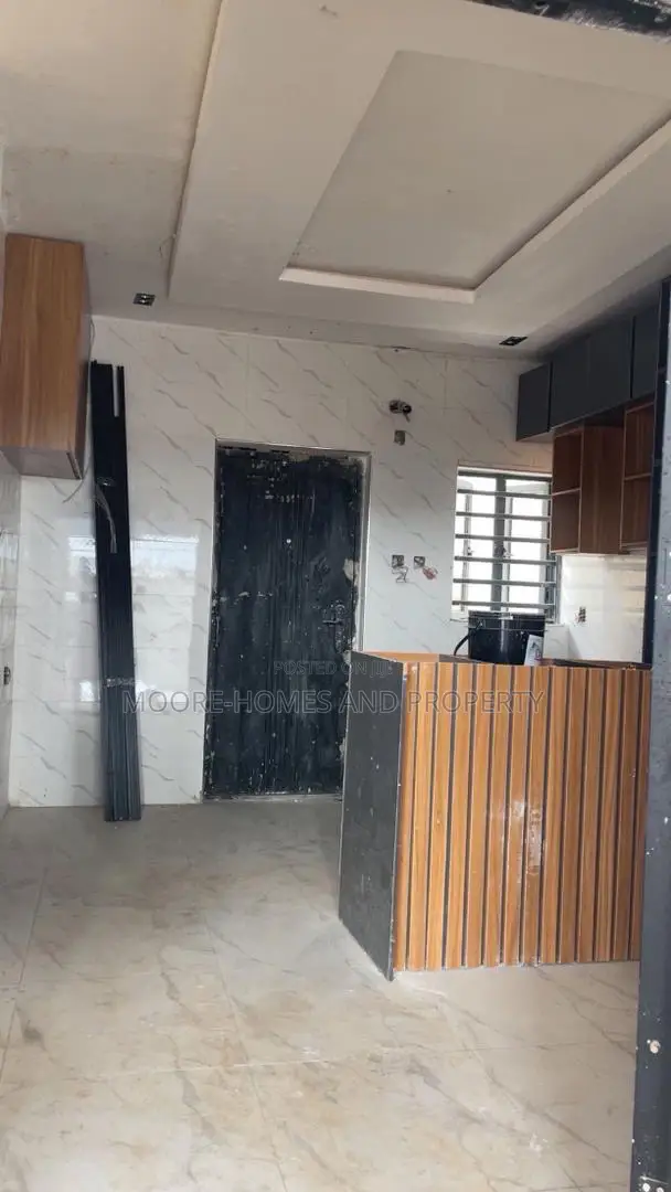 2bdrm Block of Flats in Magodo Phase 2 for sale