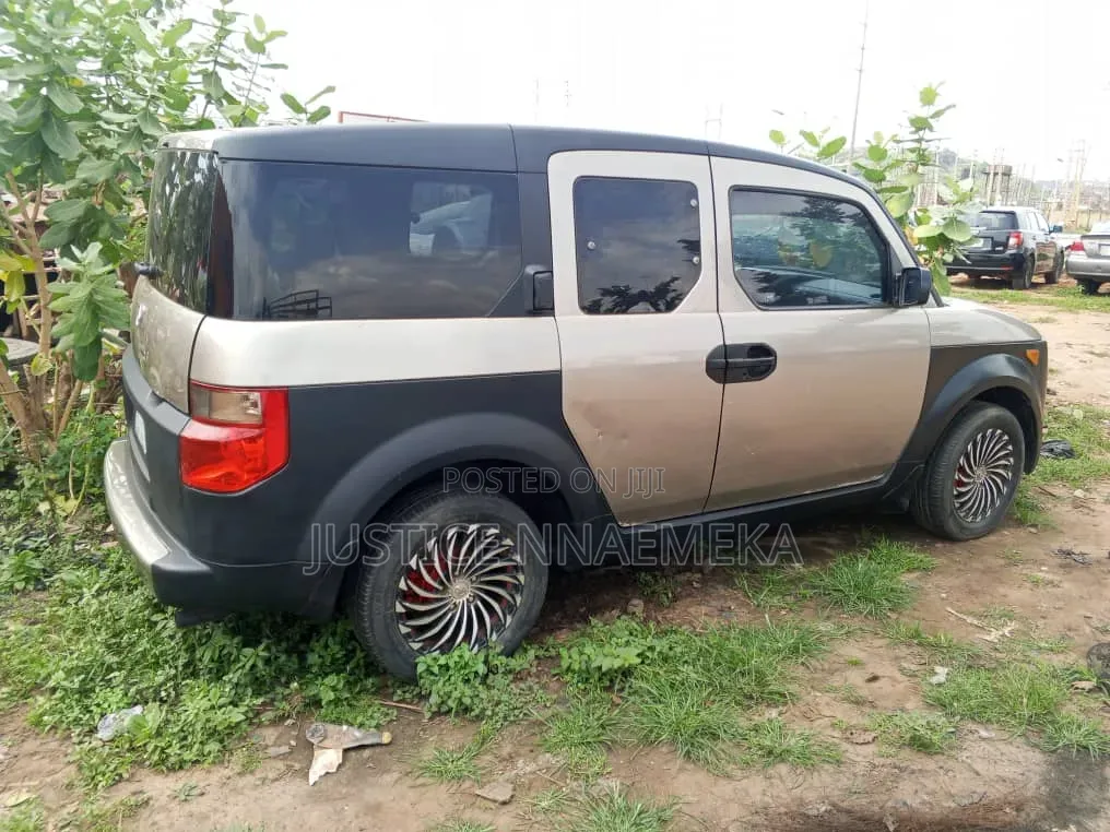 Honda Element 2004 Gray