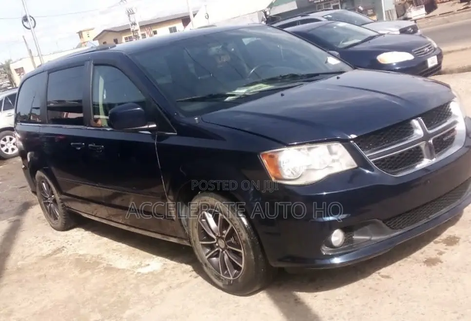 Dodge Grand Caravan 2017 Blue