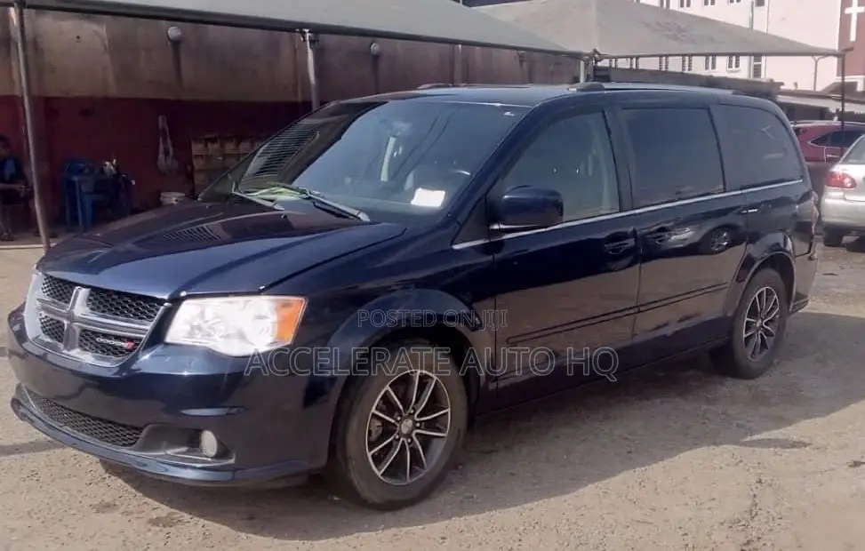 Dodge Grand Caravan 2017 Blue