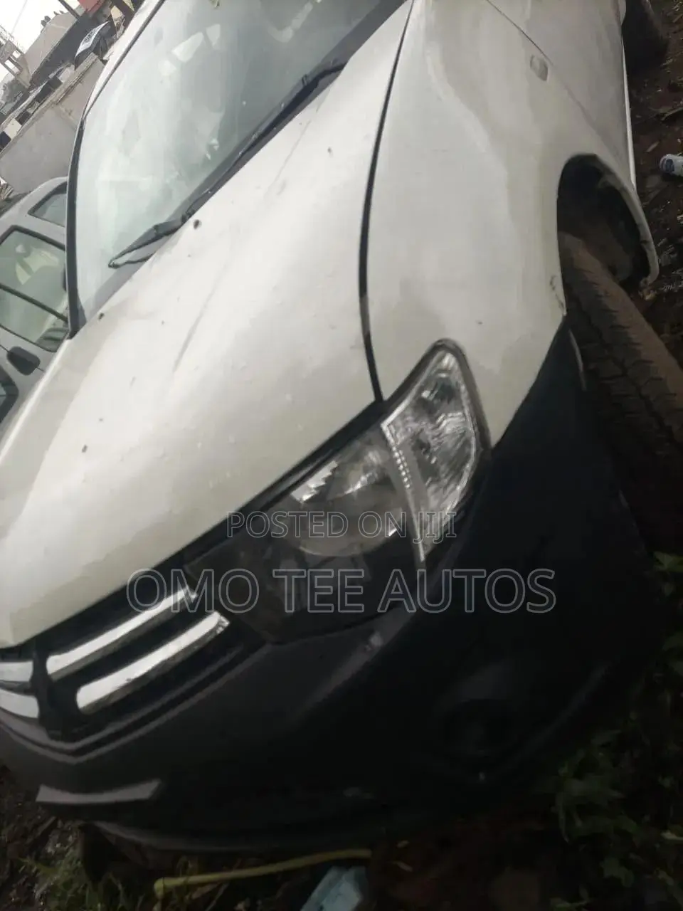 Mitsubishi L200 2012 White