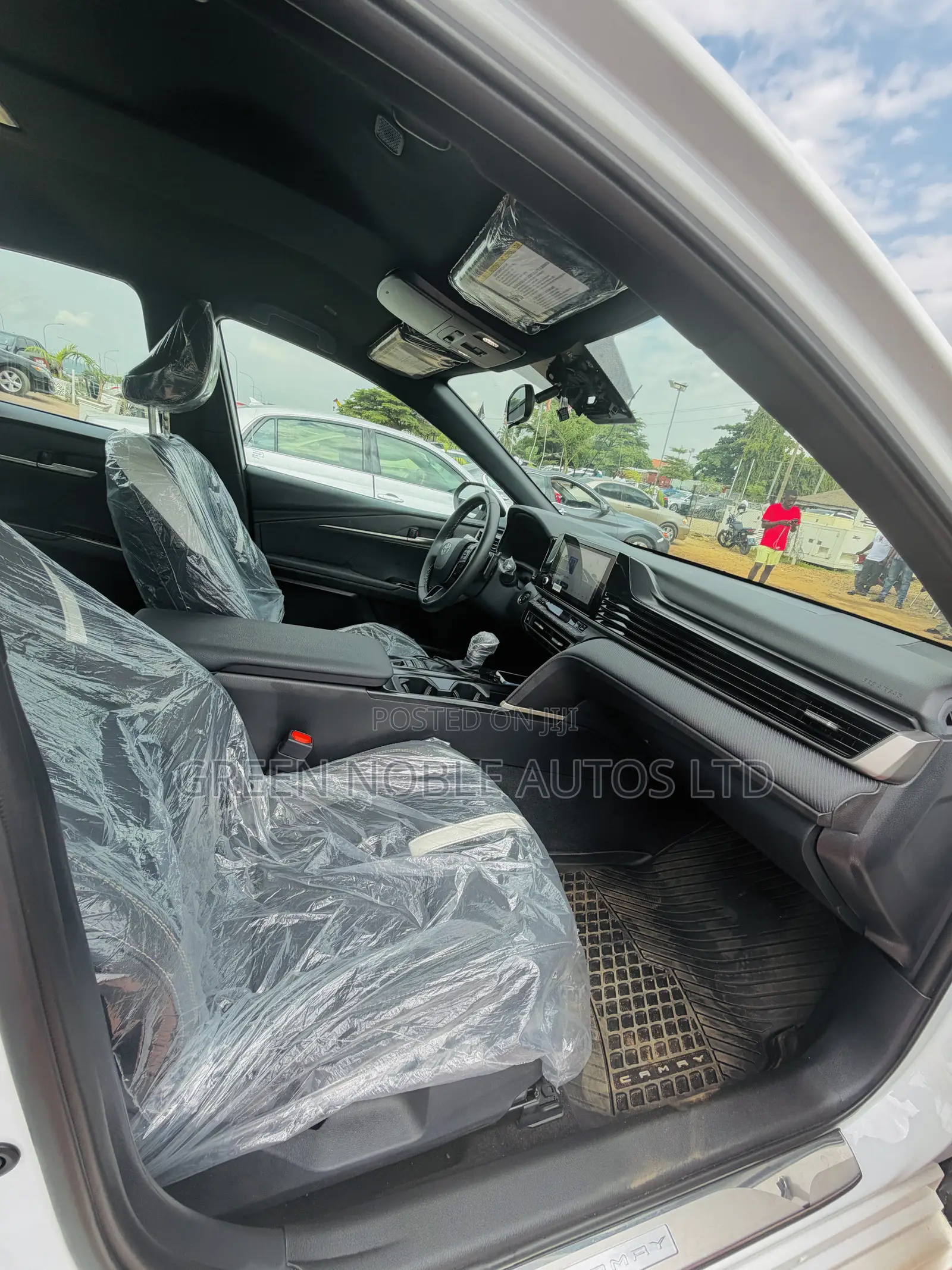 New Toyota Camry SE AWD 2026 White