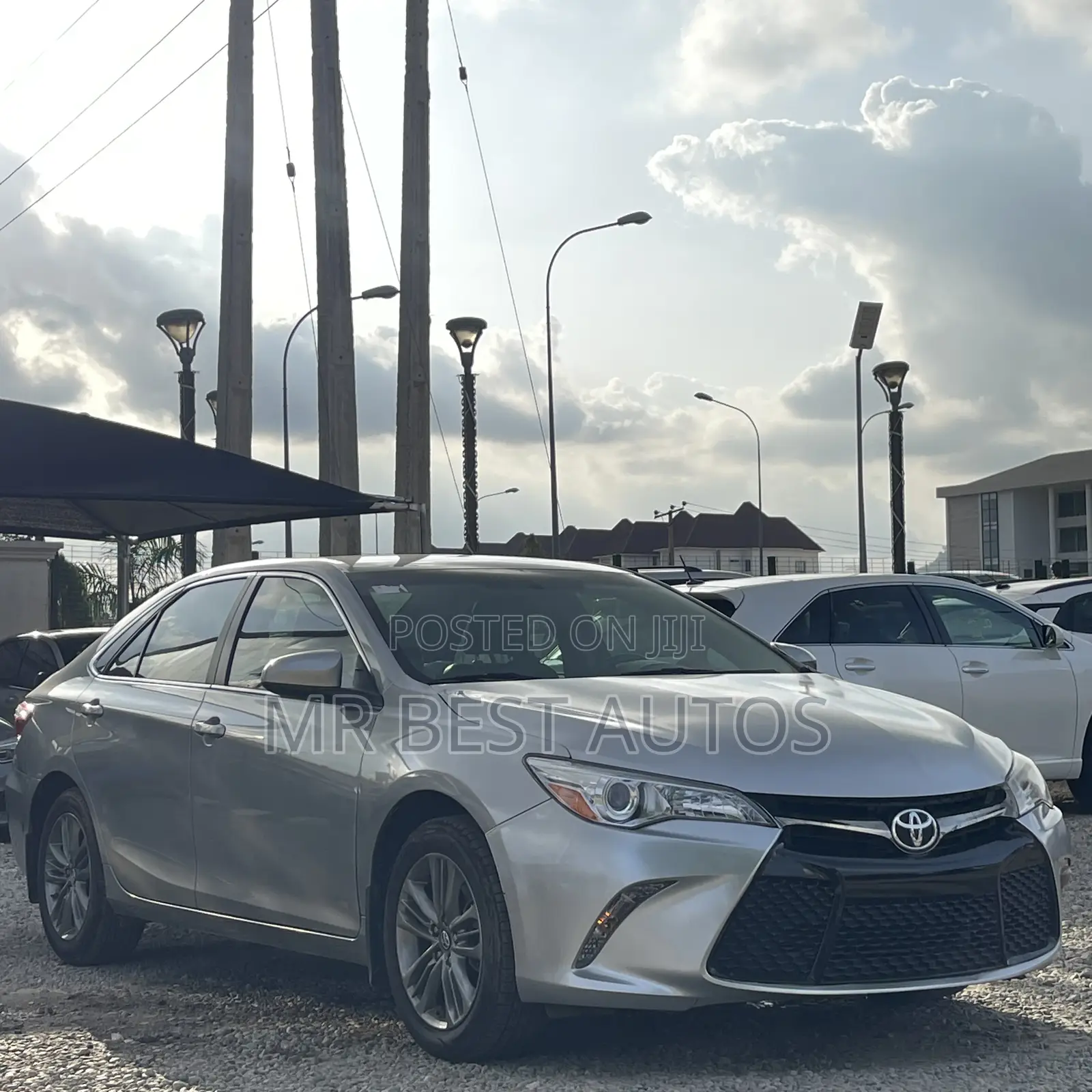 Toyota Camry SE 4dr Sedan (2.5L 4cyl 6A) 2016 Silver
