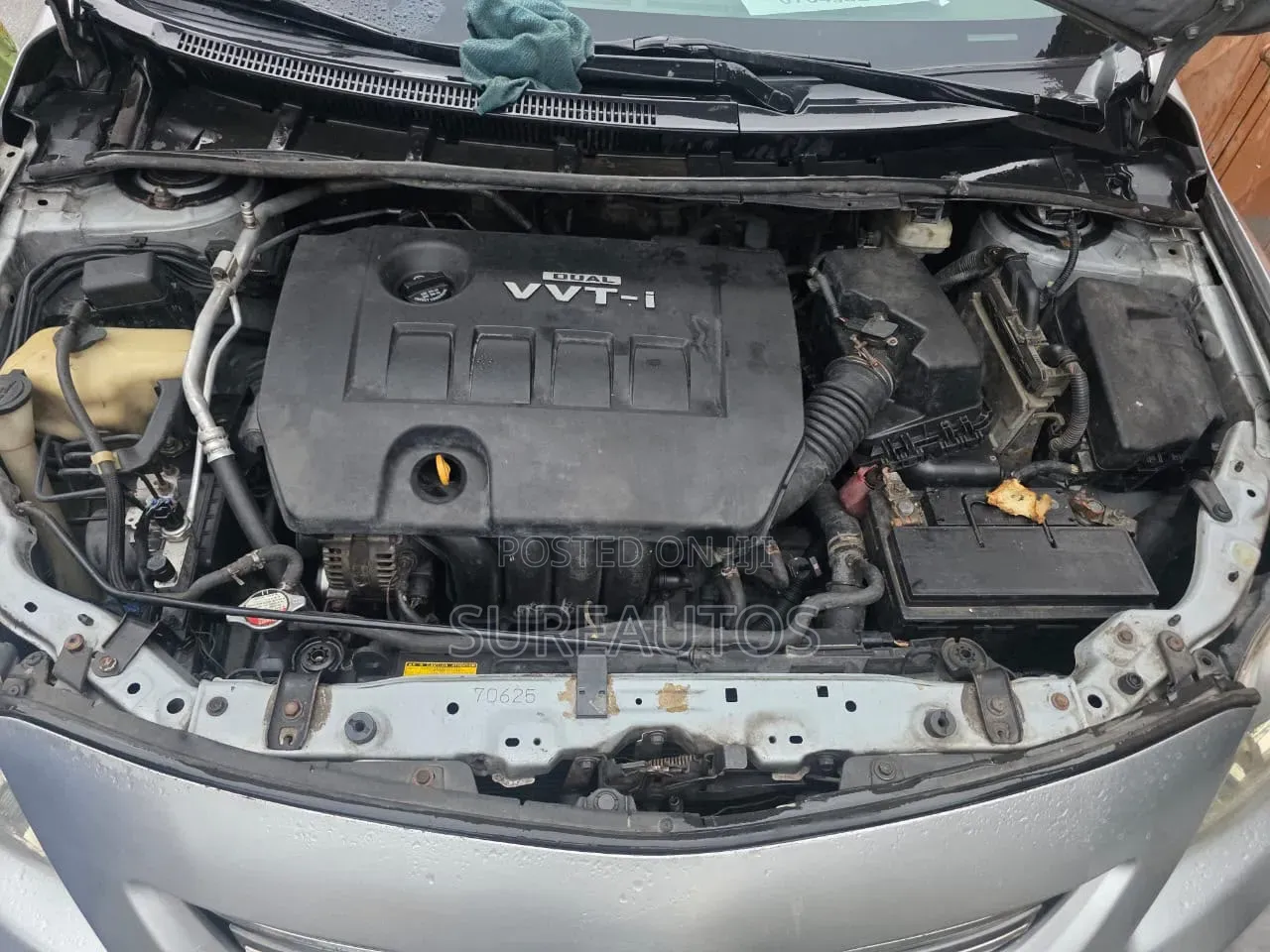 Toyota Corolla LE 4dr Sedan (1.8L 4cyl 4A) 2010 Silver