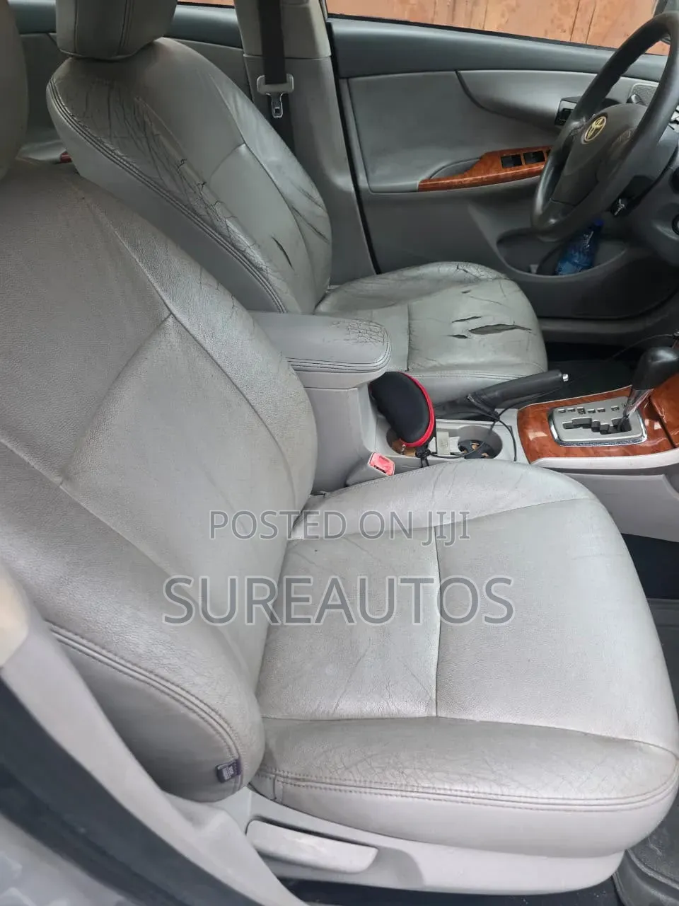 Toyota Corolla LE 4dr Sedan (1.8L 4cyl 4A) 2010 Silver