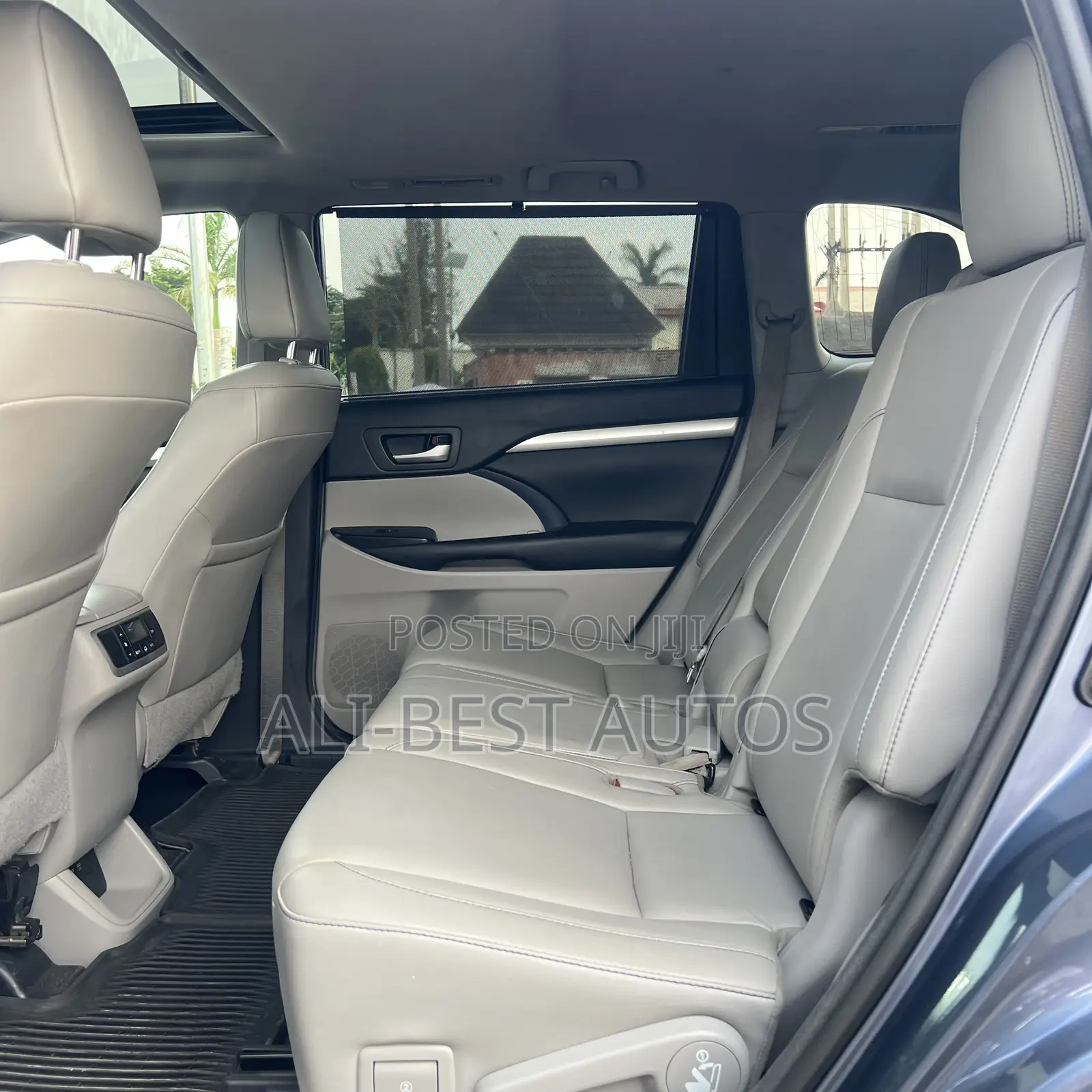 Toyota Highlander XLE 4x4 V6 (3.5L 6cyl 8A) 2018 Blue