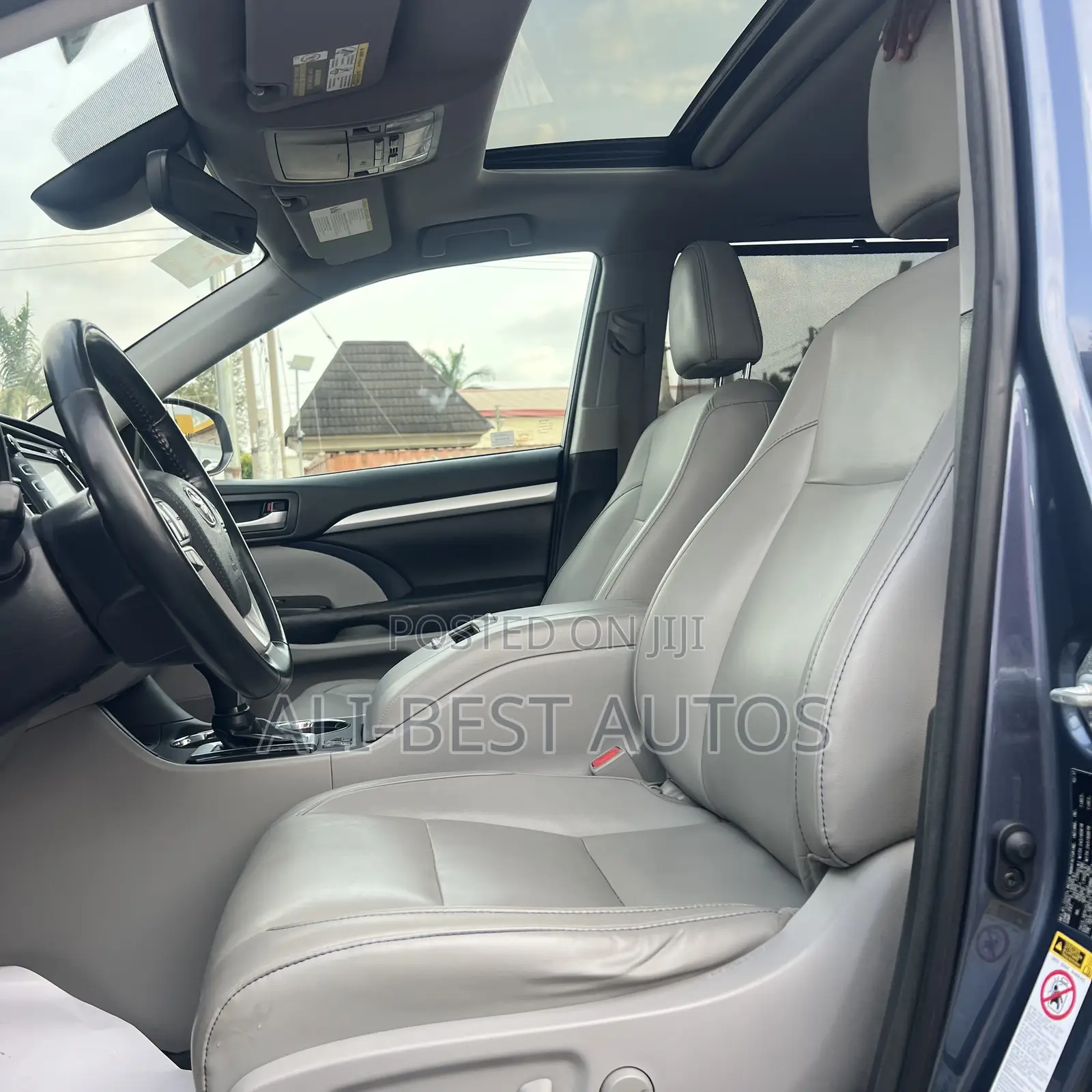Toyota Highlander XLE 4x4 V6 (3.5L 6cyl 8A) 2018 Blue
