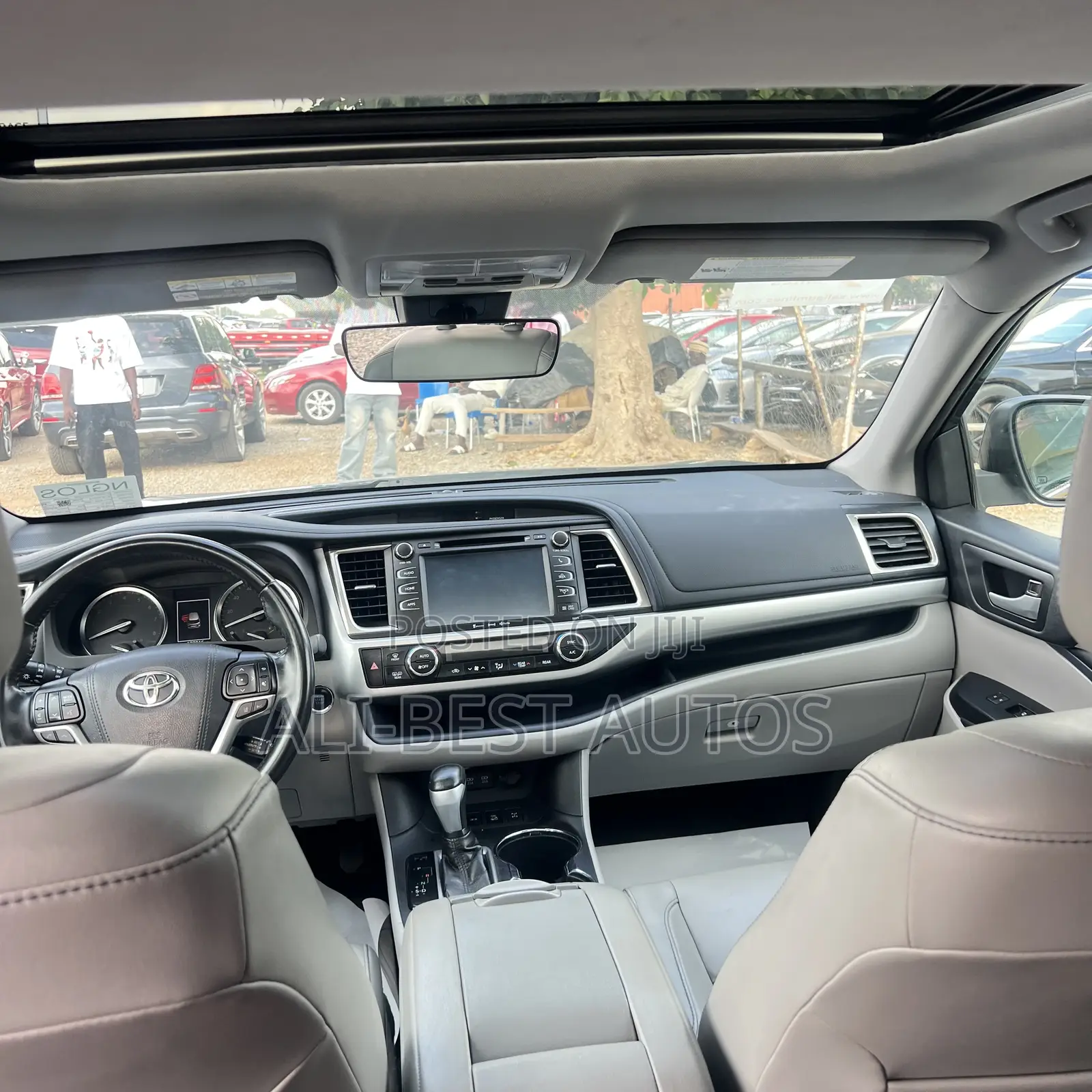 Toyota Highlander XLE 4x4 V6 (3.5L 6cyl 8A) 2018 Blue