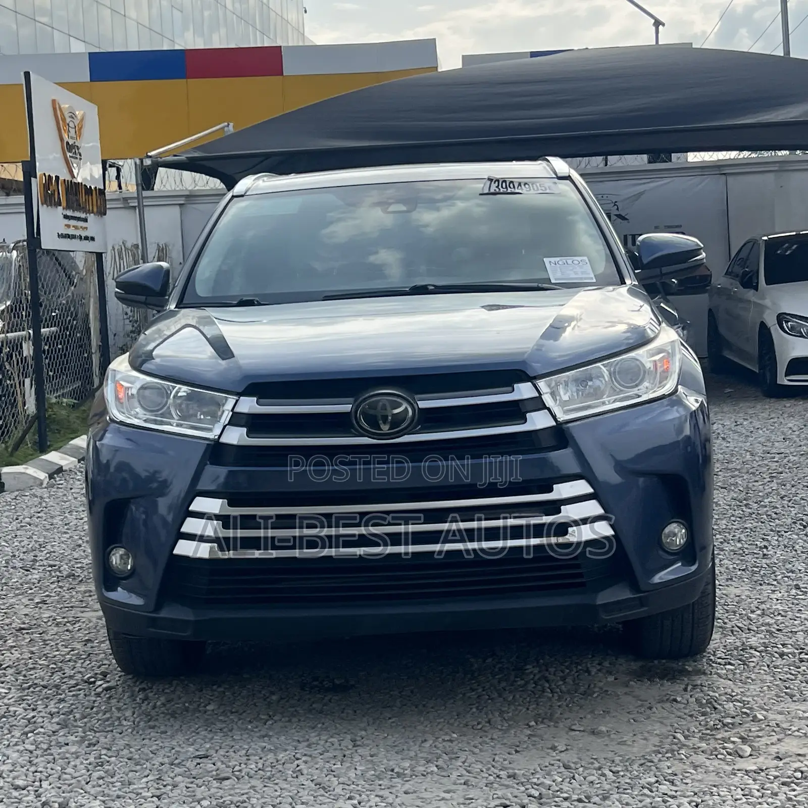 Toyota Highlander XLE 4x4 V6 (3.5L 6cyl 8A) 2018 Blue