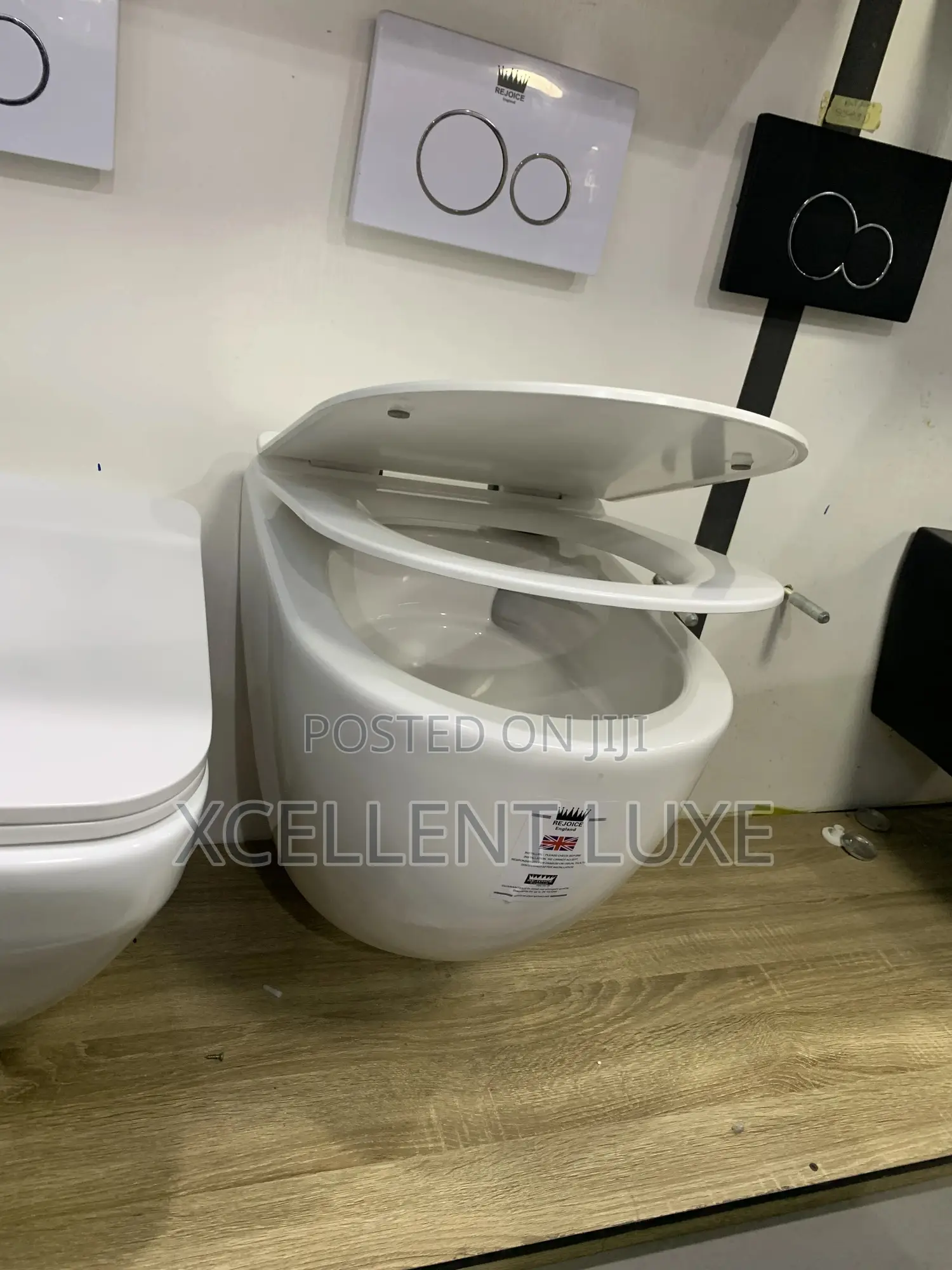 Conceal Water Closet Set White