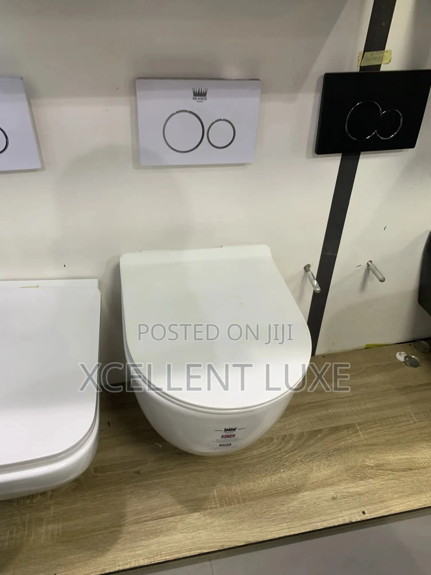 Conceal Water Closet Set White