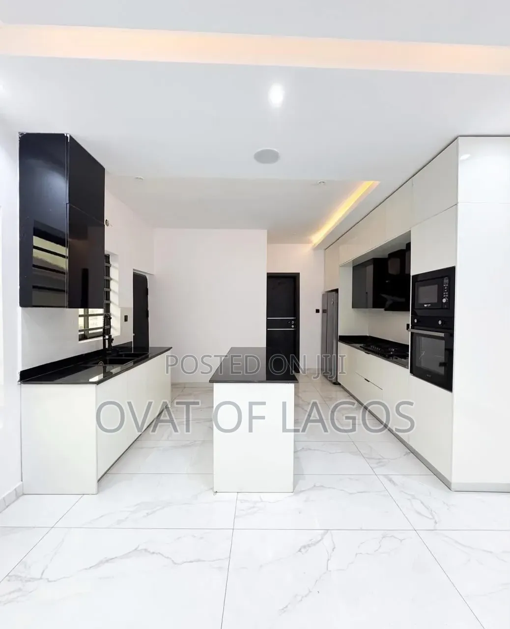 2bdrm Apartment in Lekki Phase 1 for sale