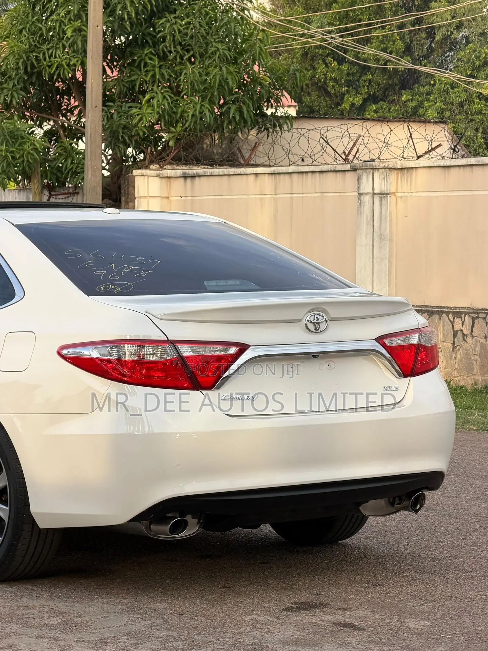 Toyota Camry XLE V6 4dr Sedan (3.6L 6cyl 6A) 2016 White