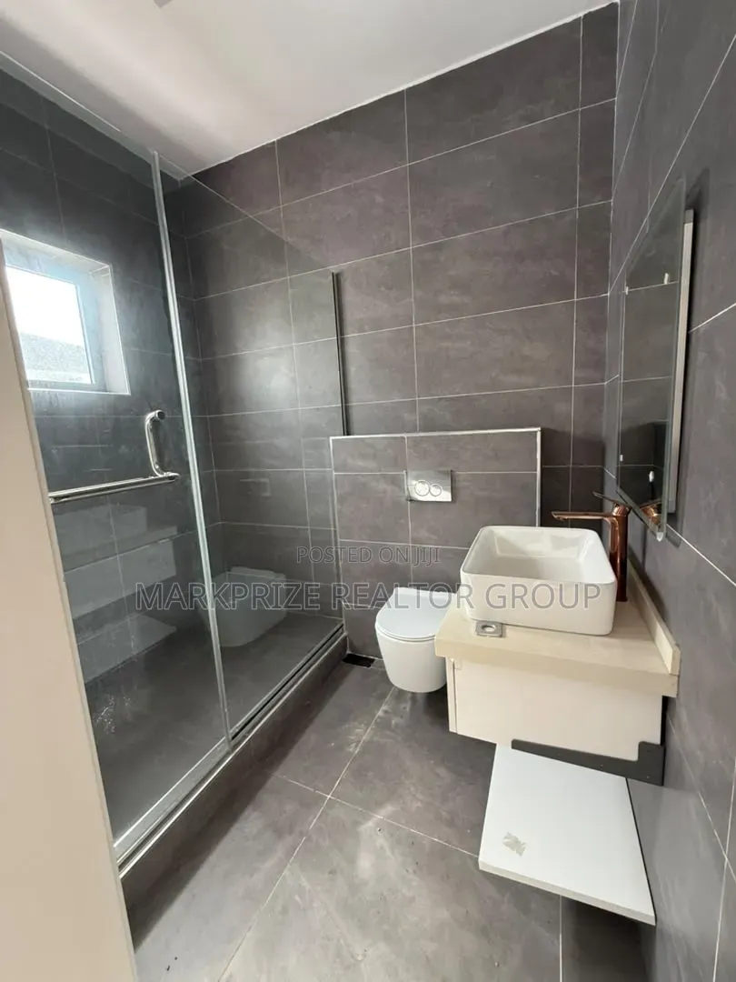 5bdrm Duplex in Osapa London Lekki for sale