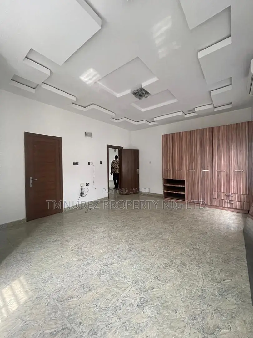 5bdrm Duplex in Osapa Eletu for rent