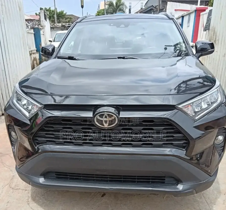 Toyota RAV4 XLE AWD 2020 Black