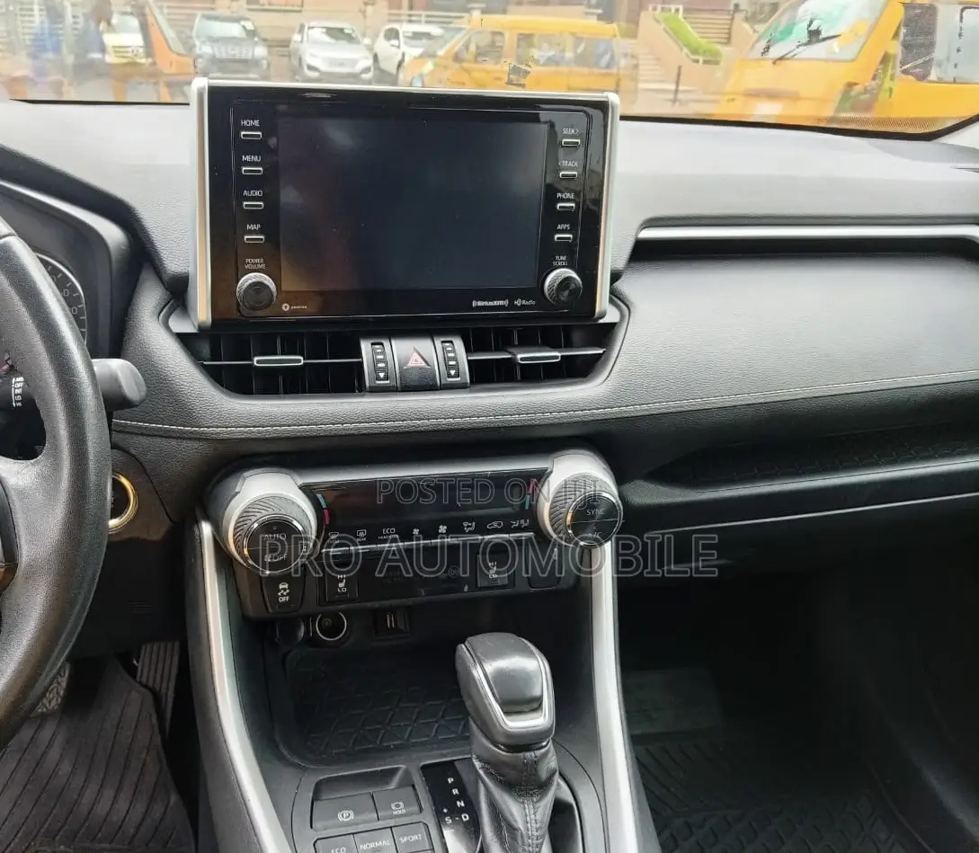 Toyota RAV4 XLE AWD 2020 Black