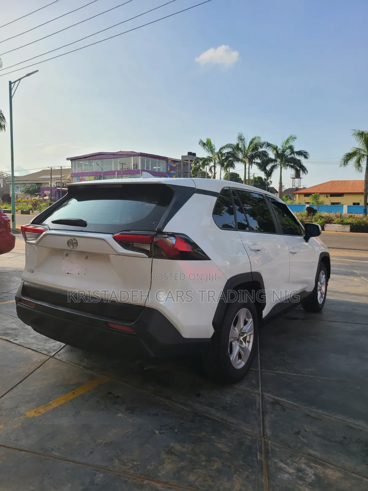 Toyota RAV4 2022 White