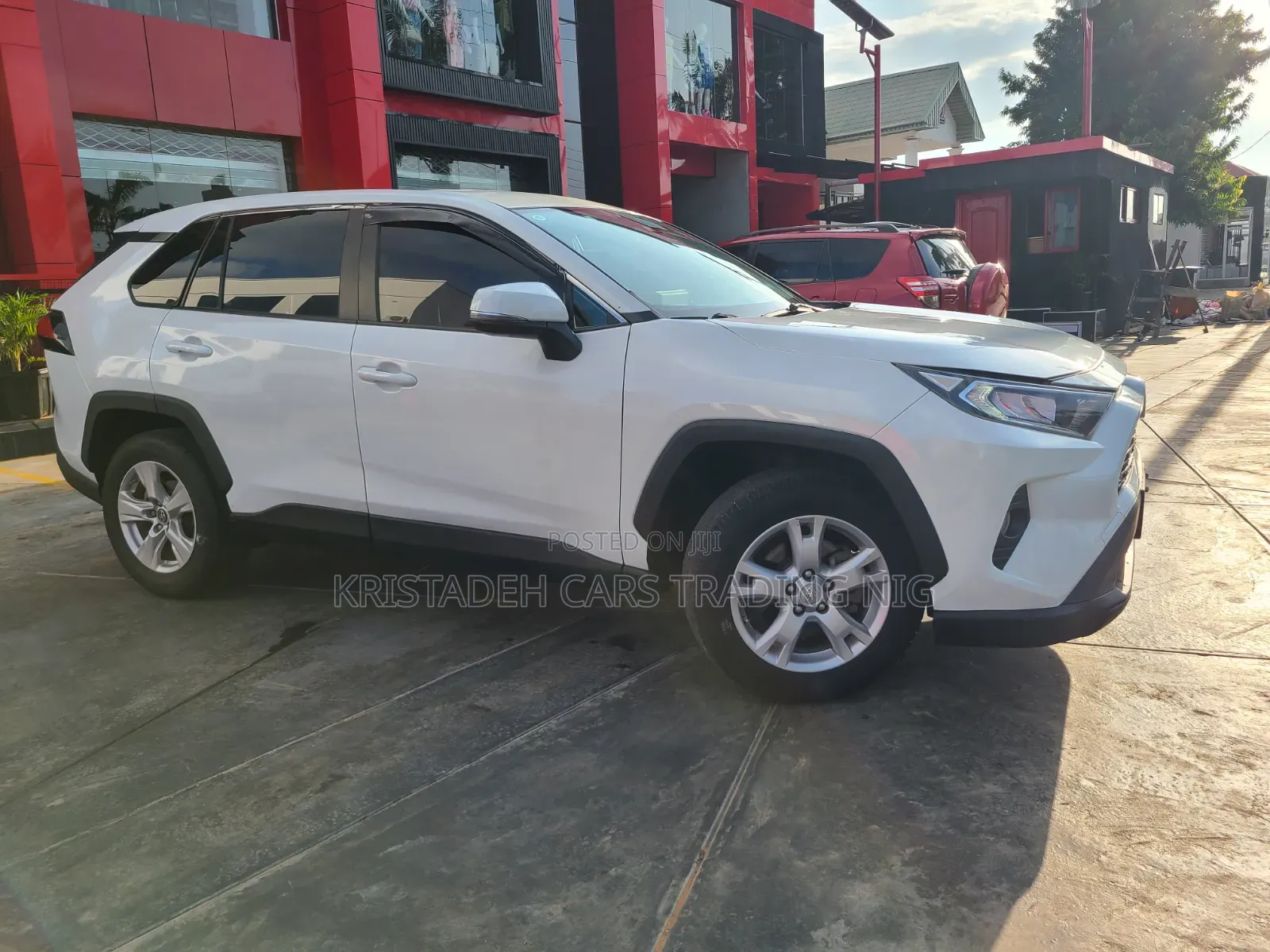 Toyota RAV4 2022 White