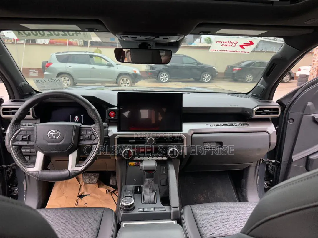 Toyota Tacoma 2024 Black