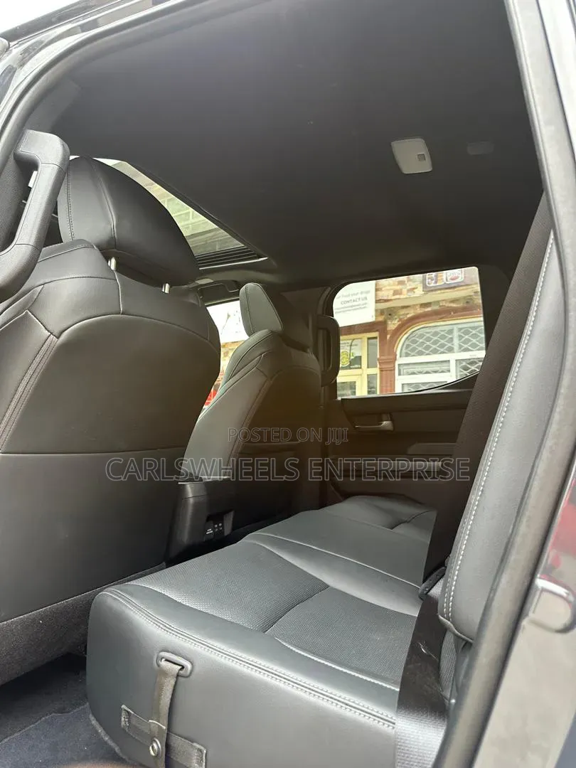 Toyota Tacoma 2024 Black