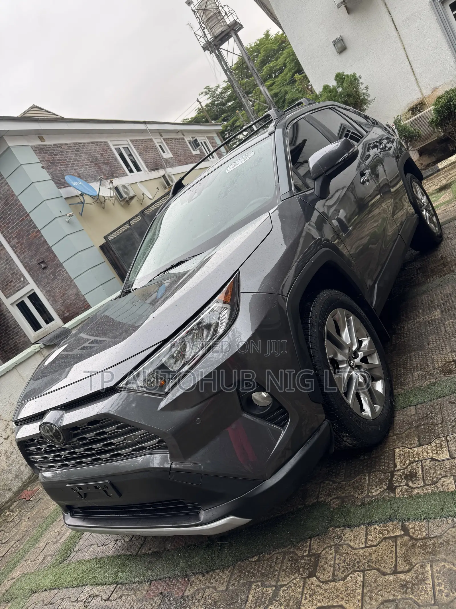Toyota RAV4 Limited AWD 2020 Gray