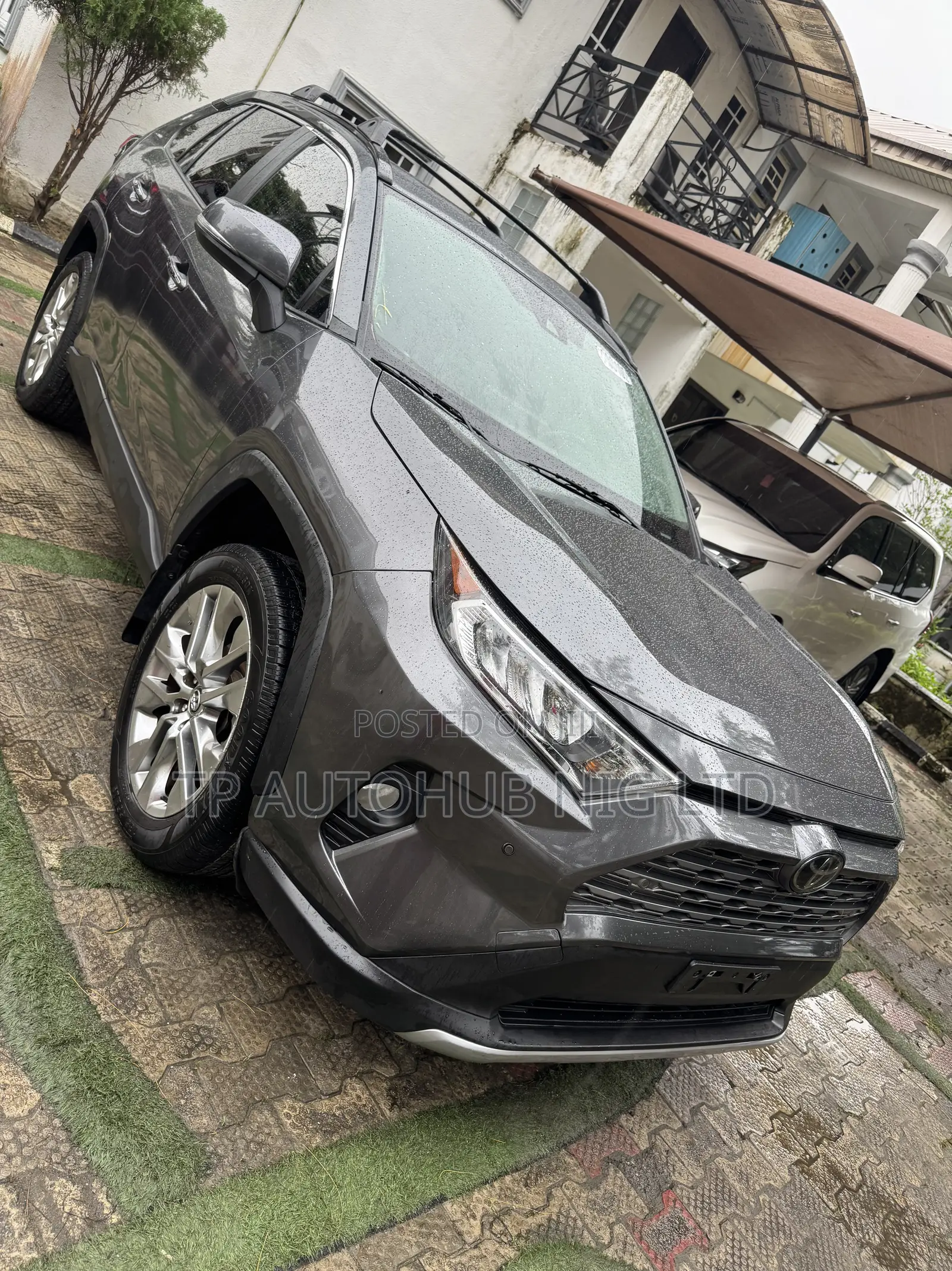 Toyota RAV4 Limited AWD 2020 Gray