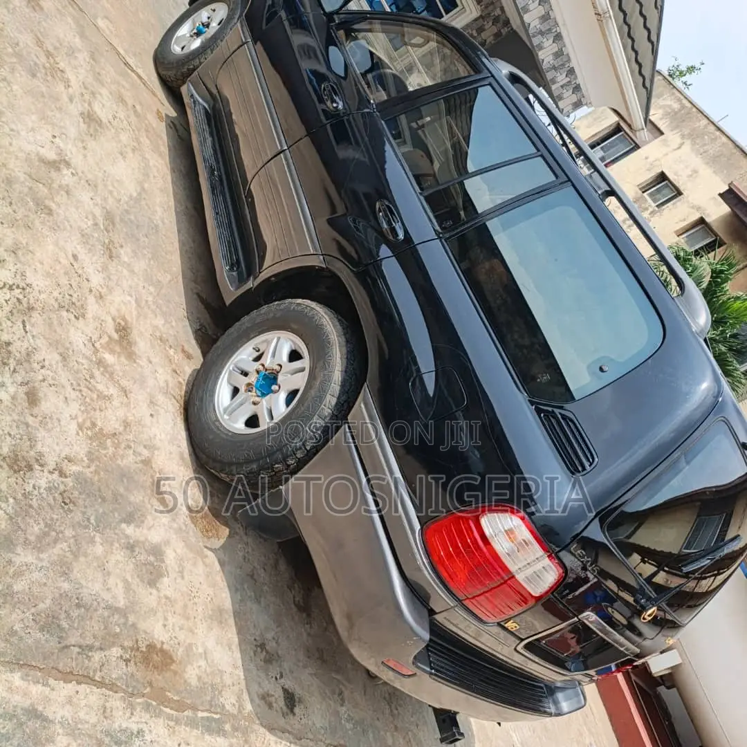 Lexus LX 470 Sport Utility 2006 Black