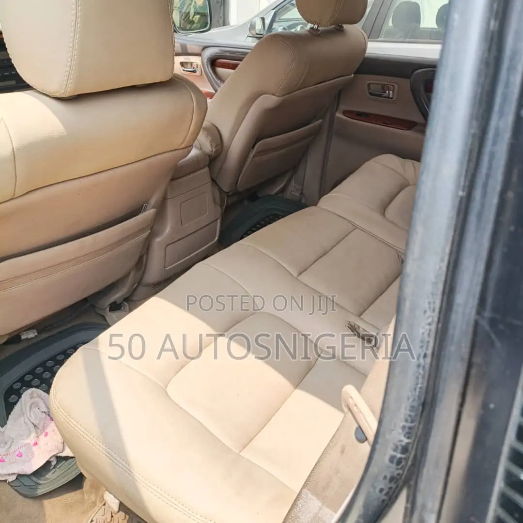 Lexus LX 470 Sport Utility 2006 Black