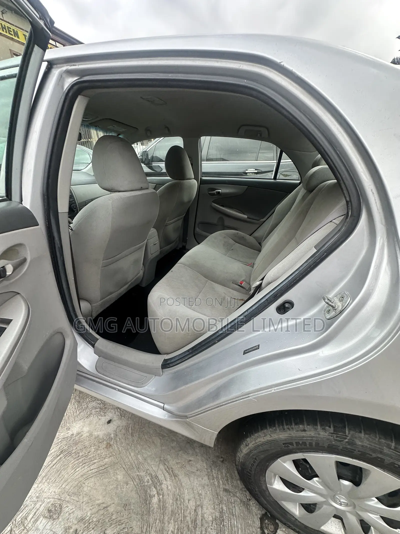 Toyota Corolla LE 4dr Sedan (1.8L 4cyl 4A) 2010 Silver