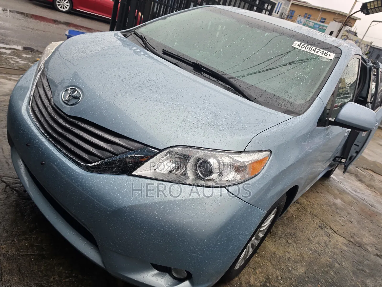 Toyota Sienna 2017 Blue