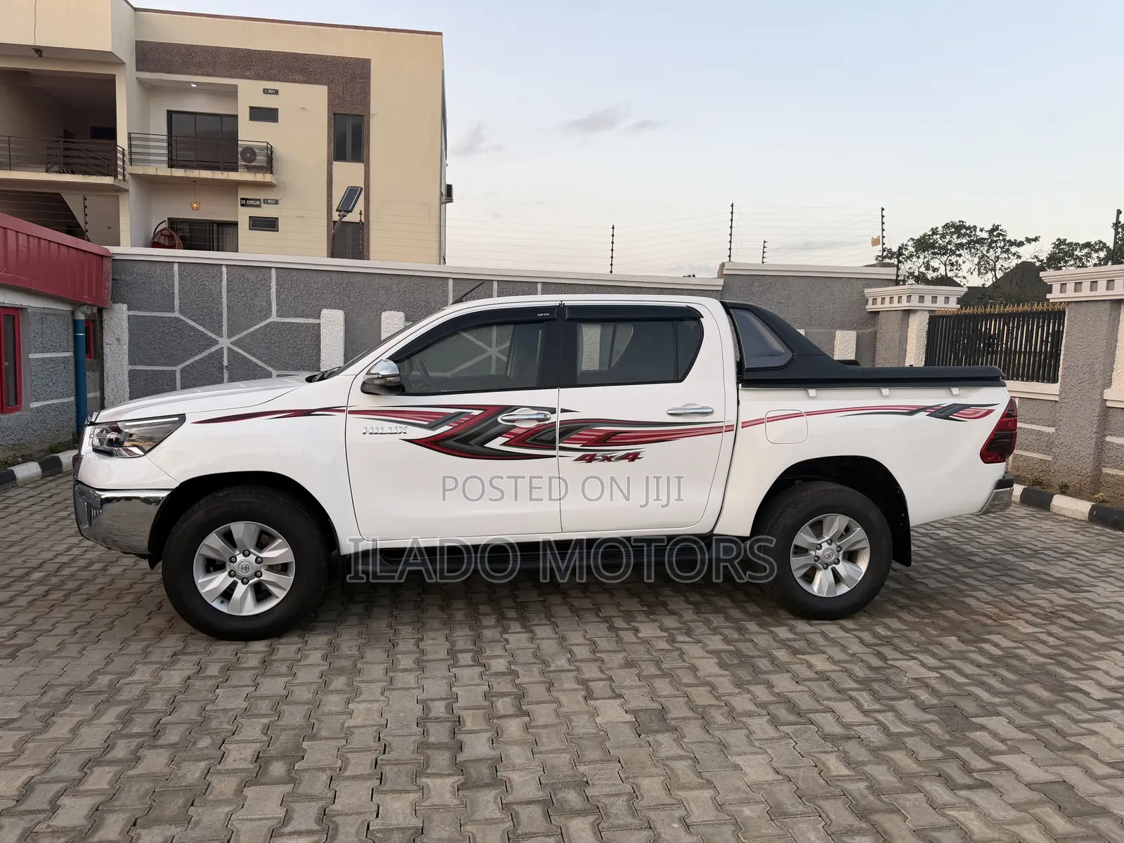 Toyota Hilux 2020 White