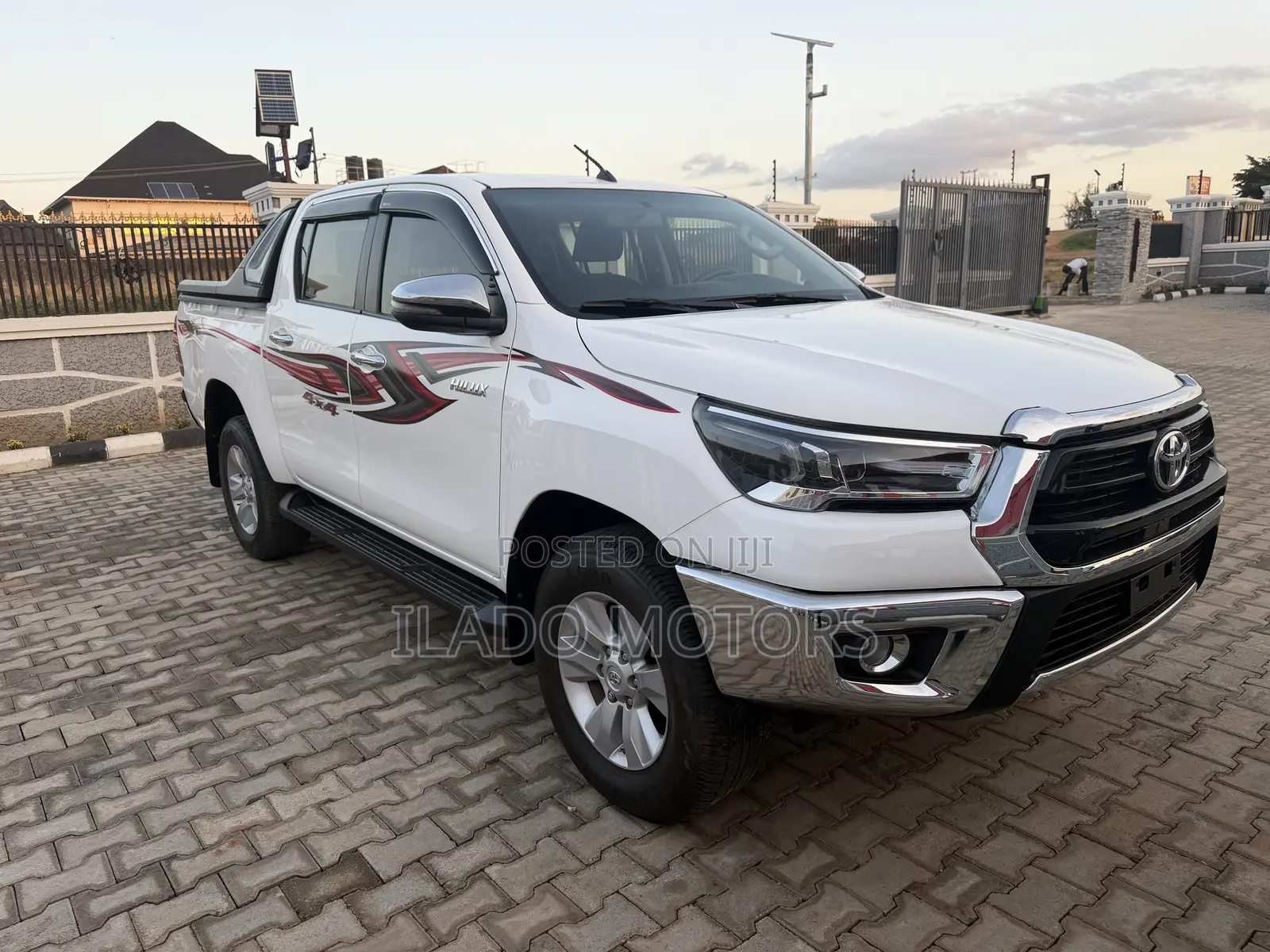 Toyota Hilux 2020 White