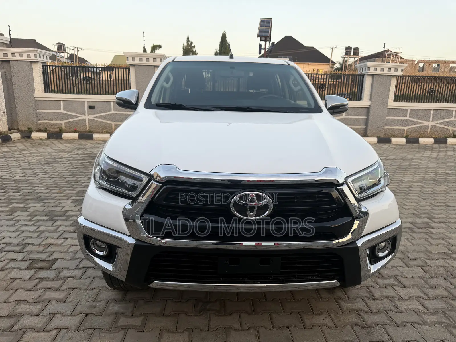 Toyota Hilux 2020 White