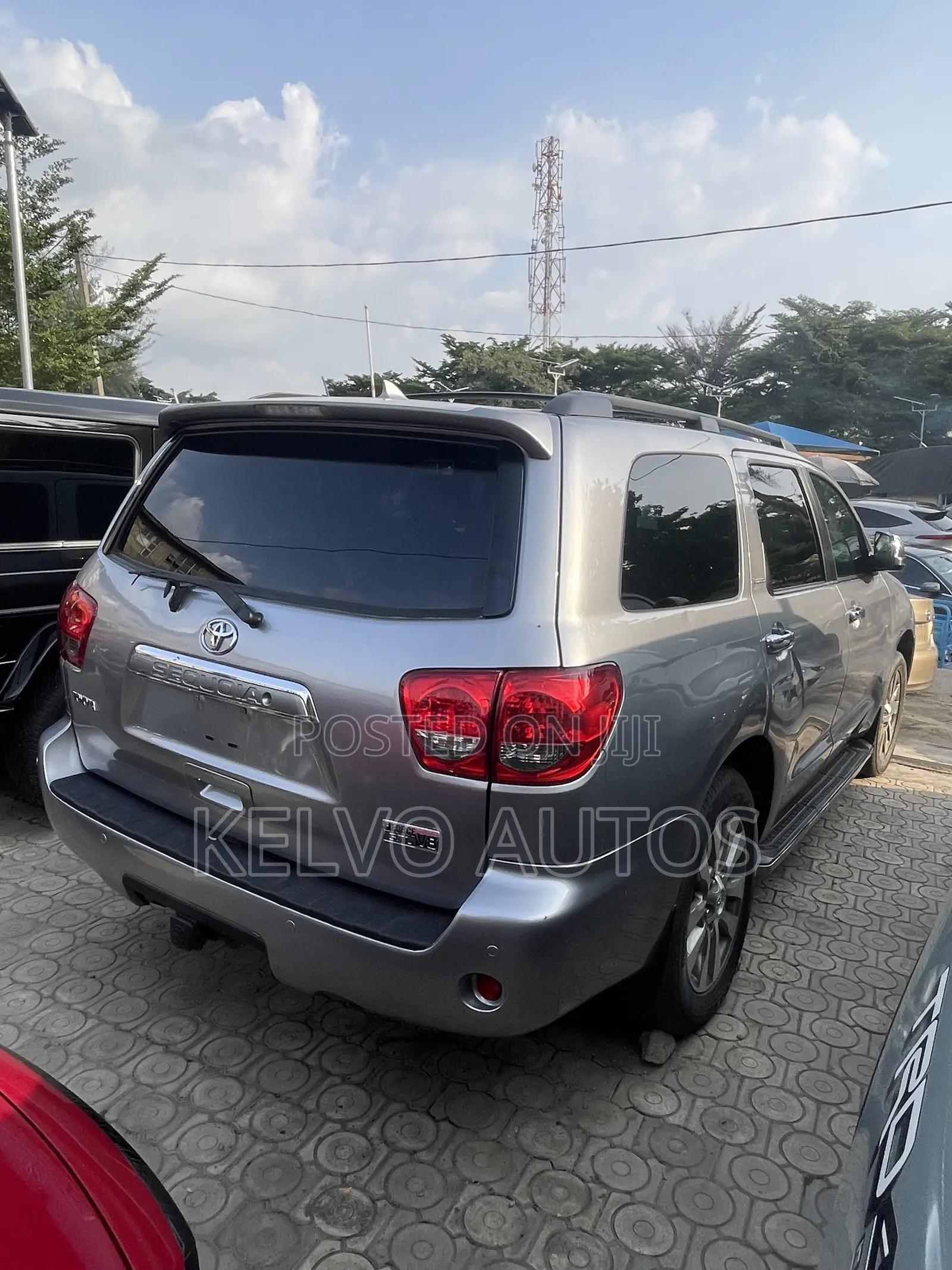 Toyota Sequoia 2010 Silver