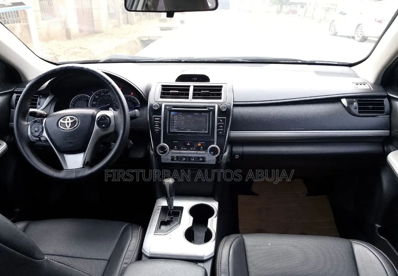 Toyota Camry SE 4dr Sedan (2.5L 4cyl 6A) 2013 Black