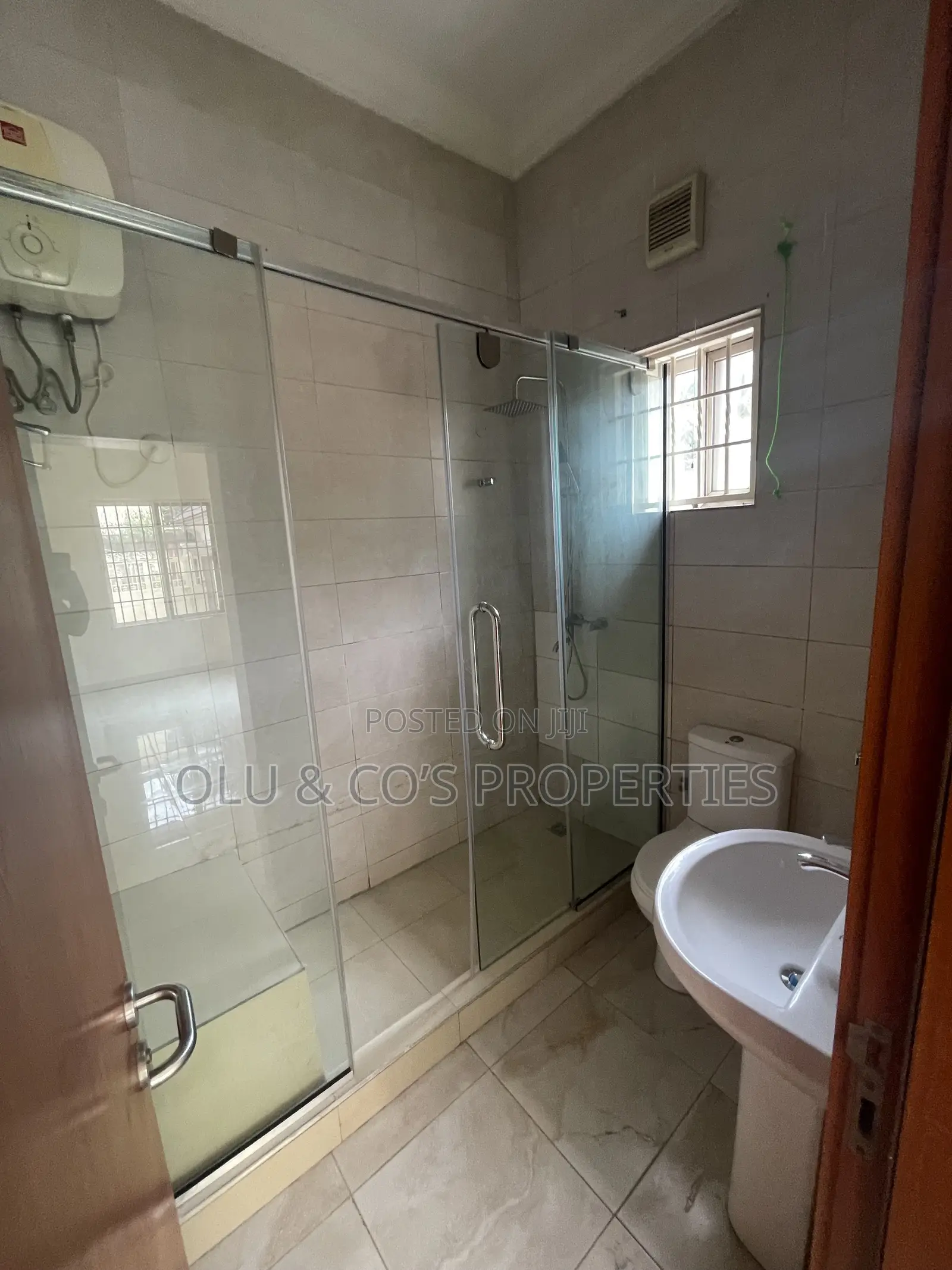 2bdrm Block of Flats in Wuse for rent