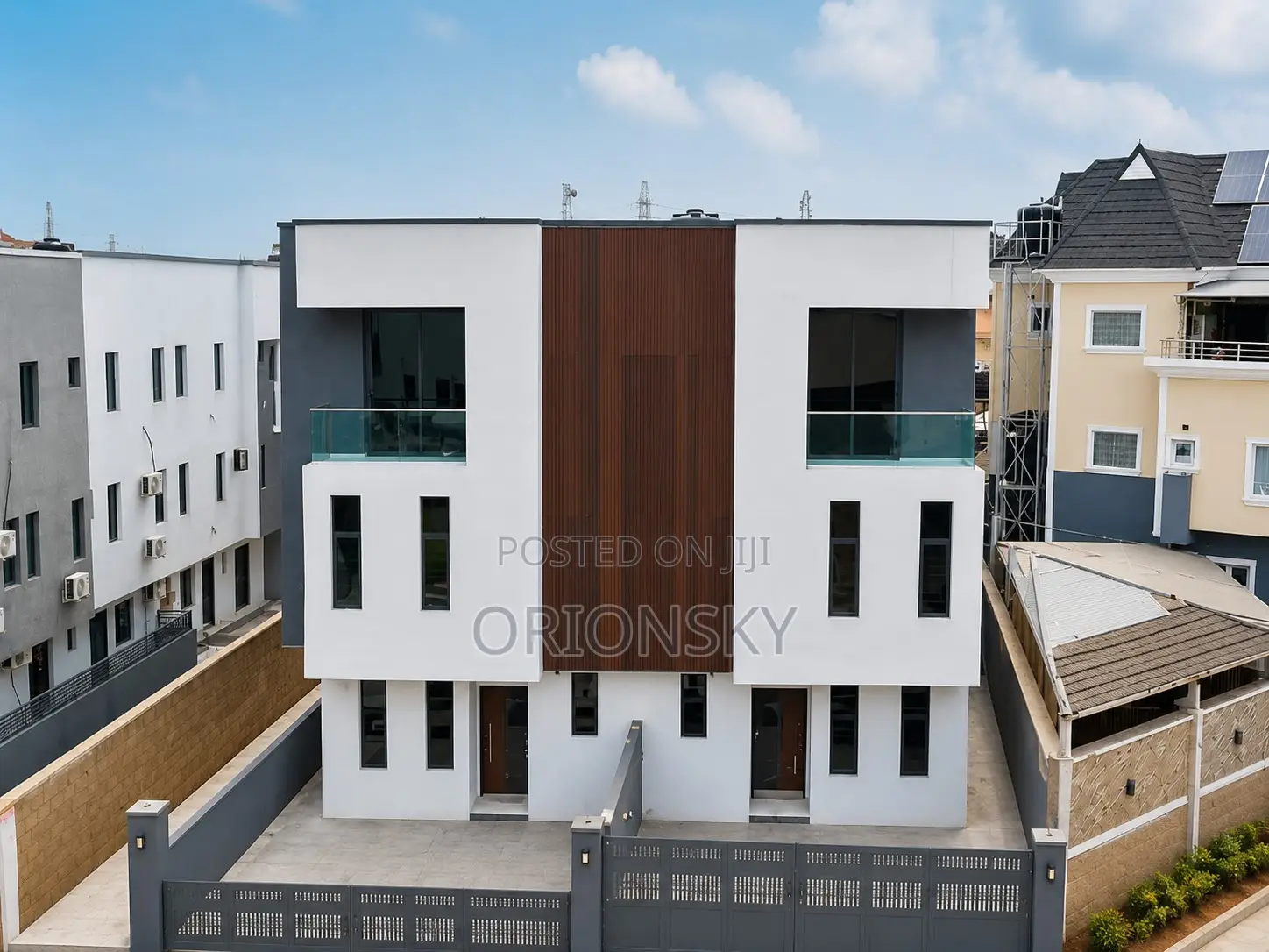 3bdrm Duplex in Millenuim/UPS for sale