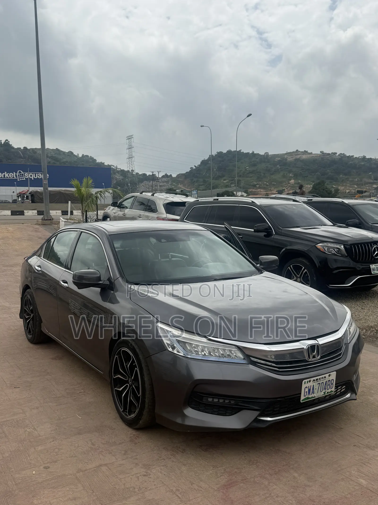 Honda Accord EX-L V-6 4dr Sedan w/Navigation (3.5L 6cyl 6A) 2014 Silver