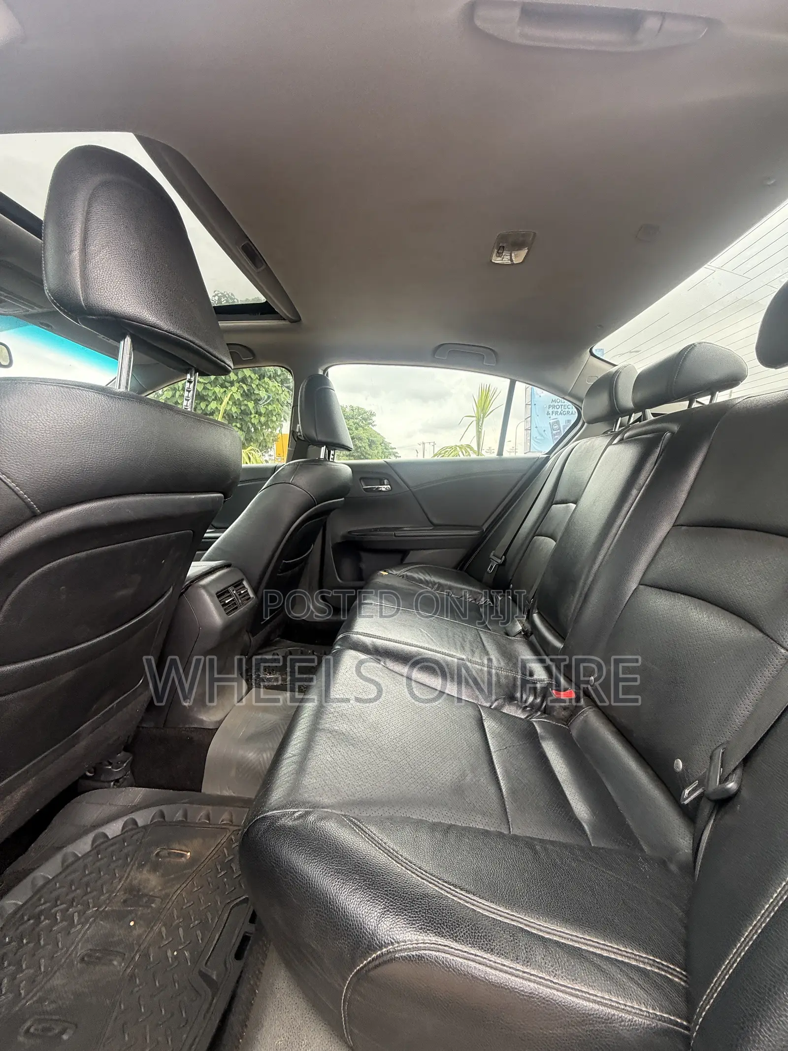 Honda Accord EX-L V-6 4dr Sedan w/Navigation (3.5L 6cyl 6A) 2014 Silver