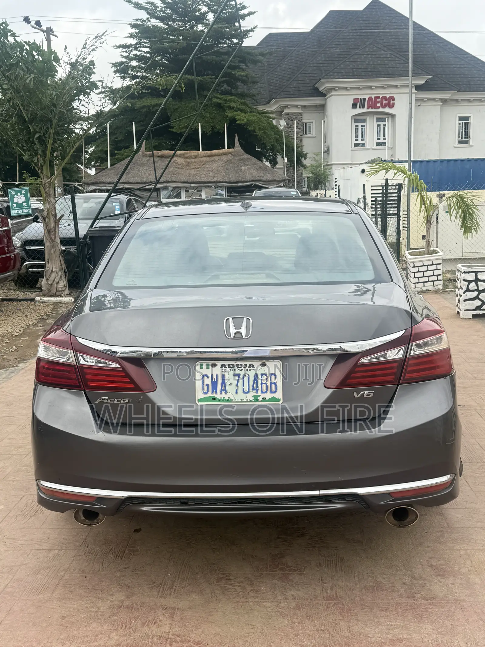 Honda Accord EX-L V-6 4dr Sedan w/Navigation (3.5L 6cyl 6A) 2014 Silver
