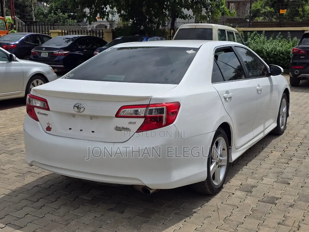 Toyota Camry SE 4dr Sedan (2.5L 4cyl 6A) 2013 White