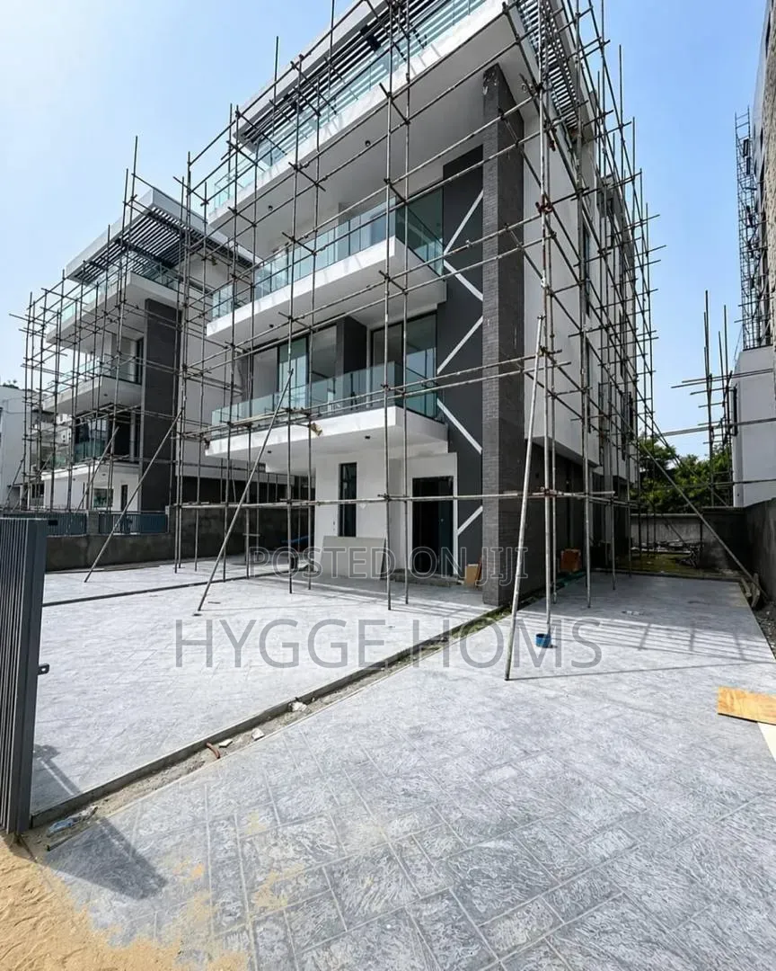 6bdrm Duplex in Banana Island Estste for sale