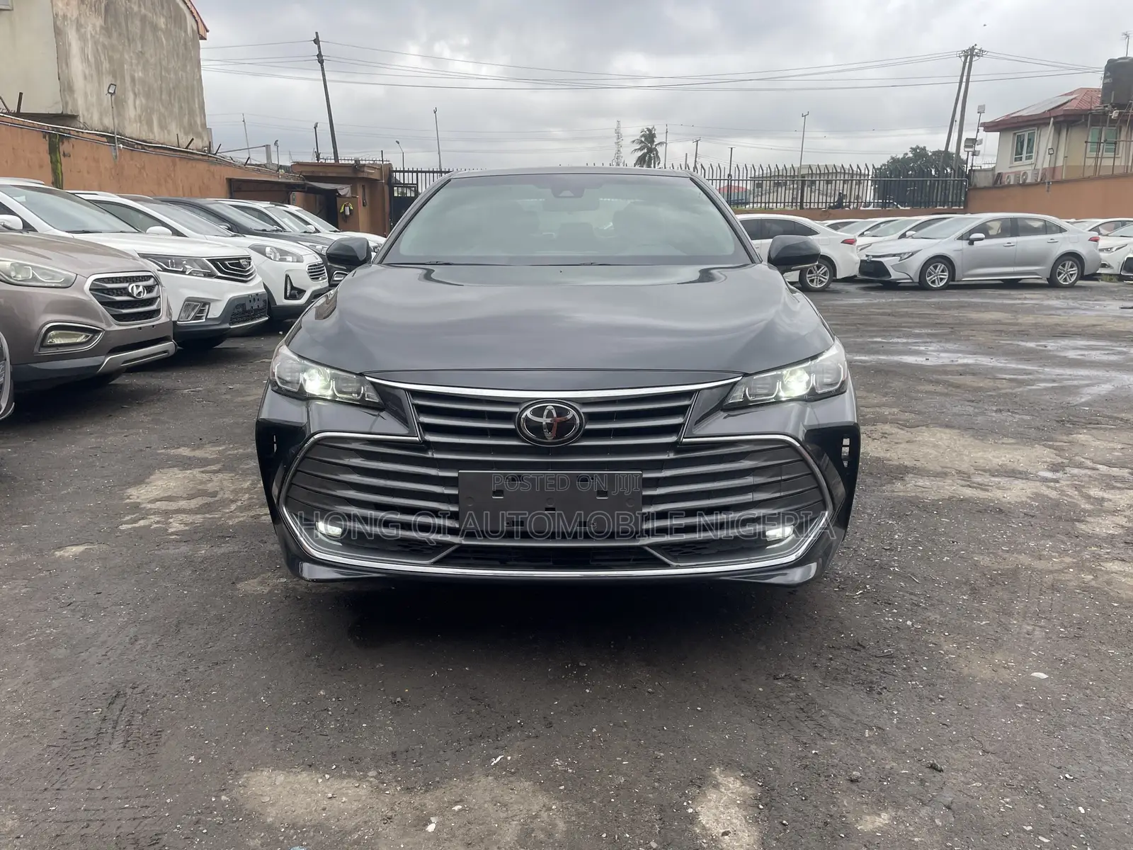 Toyota Avalon 2022 Black