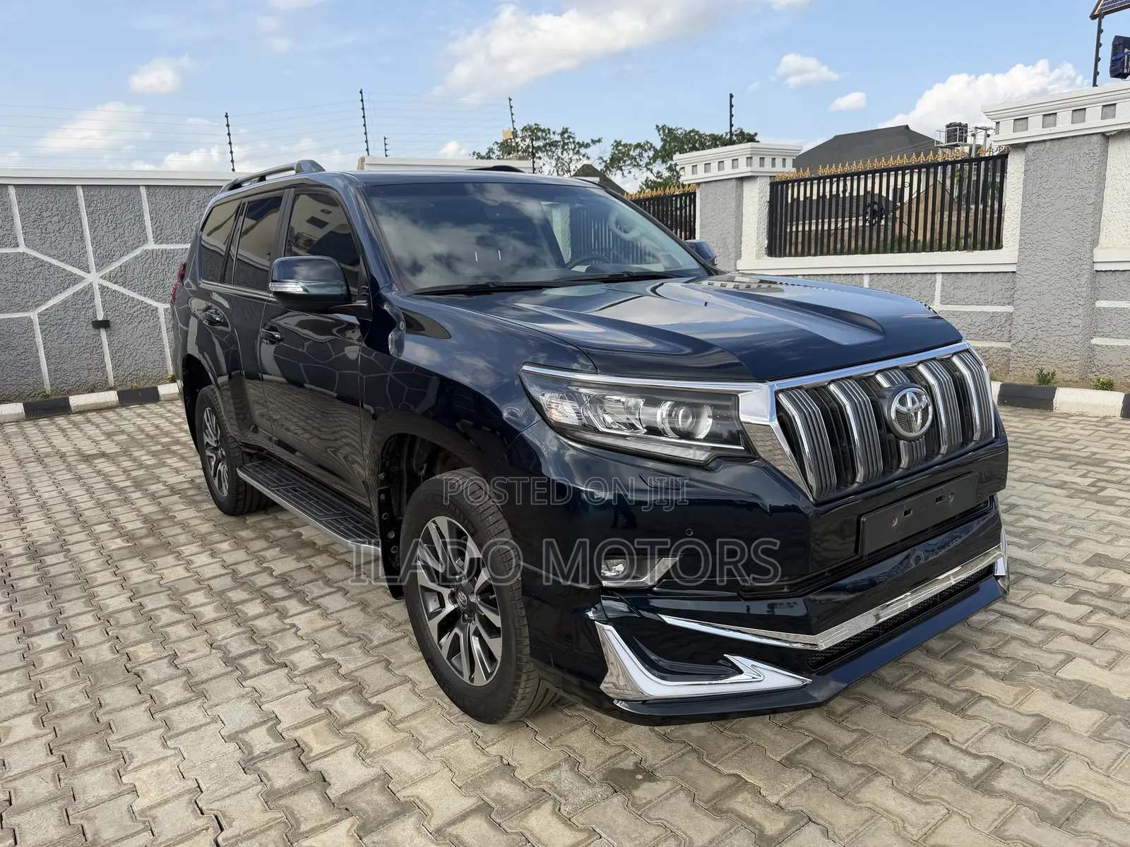 Toyota Land Cruiser Prado 4.0 2023 Black