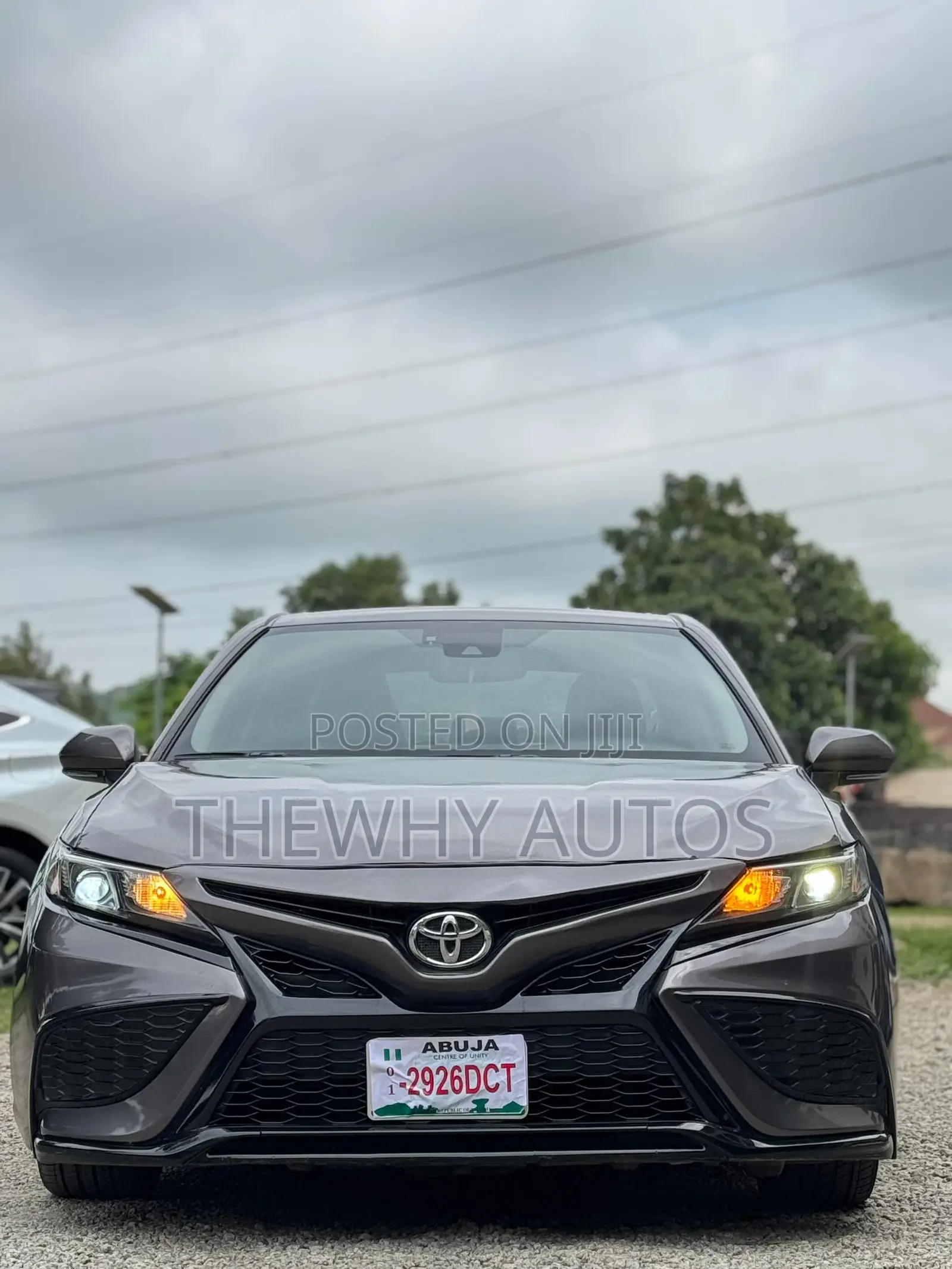 Toyota Camry SE 2021 Gray